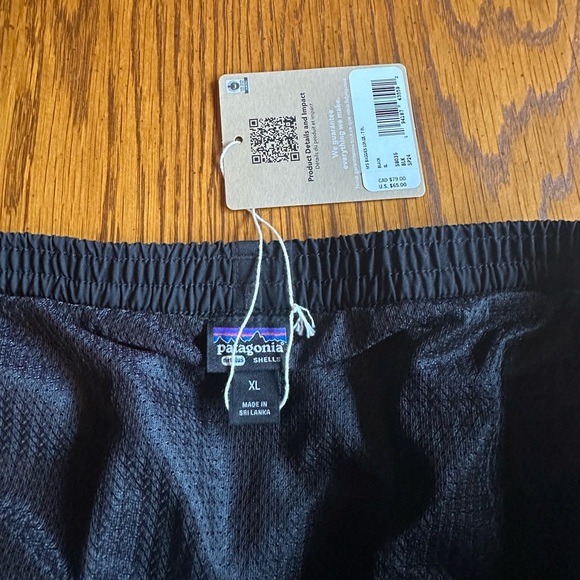 NWT! Black Patagonia Swim Trunks Size XL - Picture 3 of 7